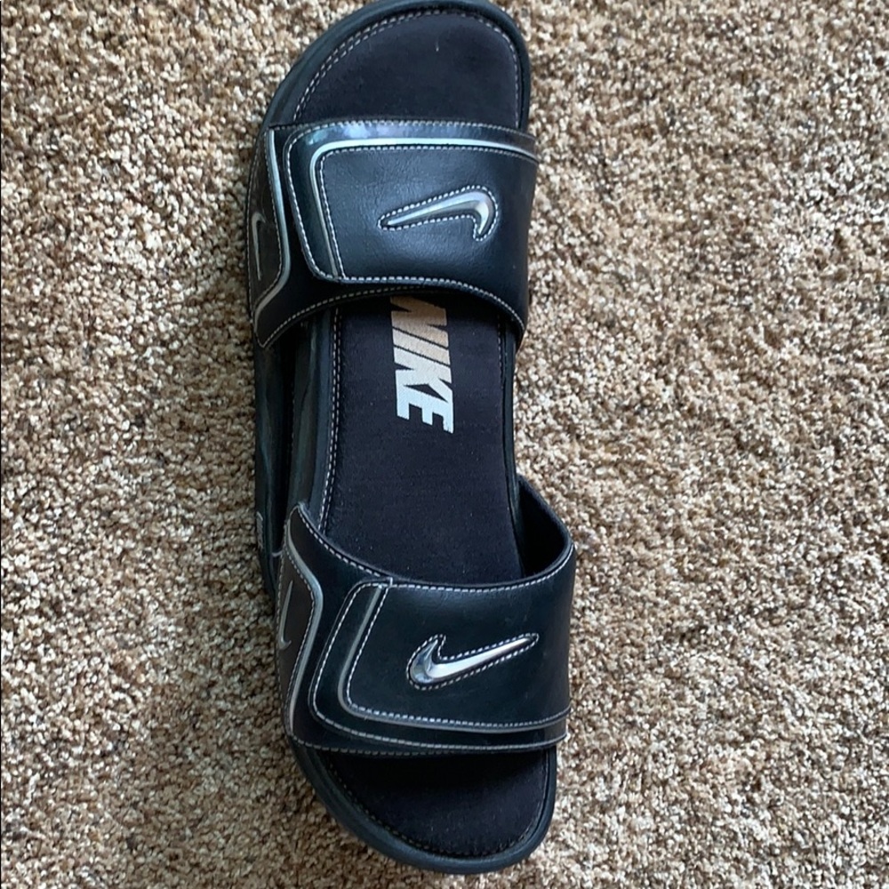 nike slip ons